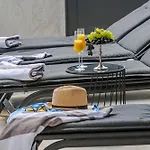Вилла Luxury Black Cube With Heated Pool
