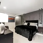 Luxury Black Cube With Heated Pool Млини