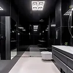 Вилла Luxury Black Cube With Heated Pool