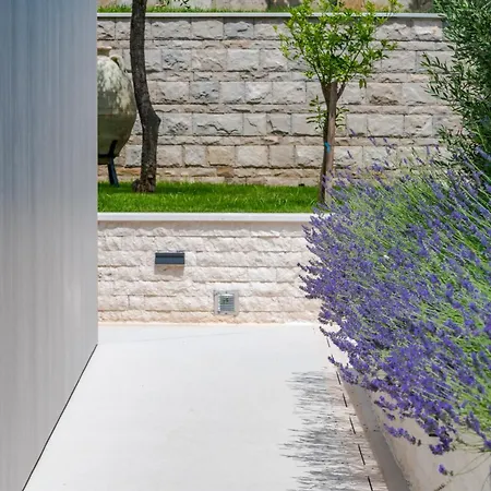 Вилла Luxury Black Cube With Heated Pool *