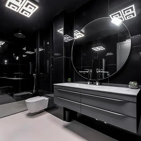 Luxury Black Cube With Heated Pool *
