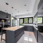 Luxury Black Cube With Heated Pool Villa Mlini