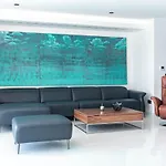 别墅 Luxury Black Cube With Heated Pool