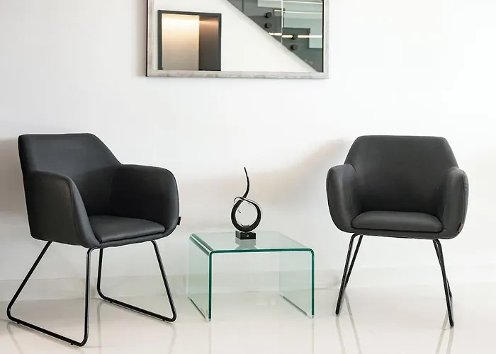 Luxury Black Cube With Heated Pool Mlini