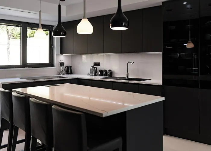 Luxury Black Cube With Heated Pool Villa *