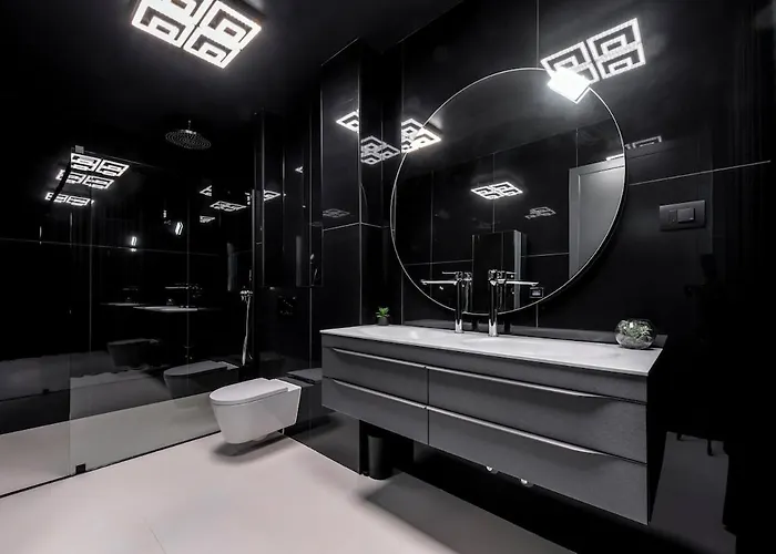 Luxury Black Cube With Heated Pool *